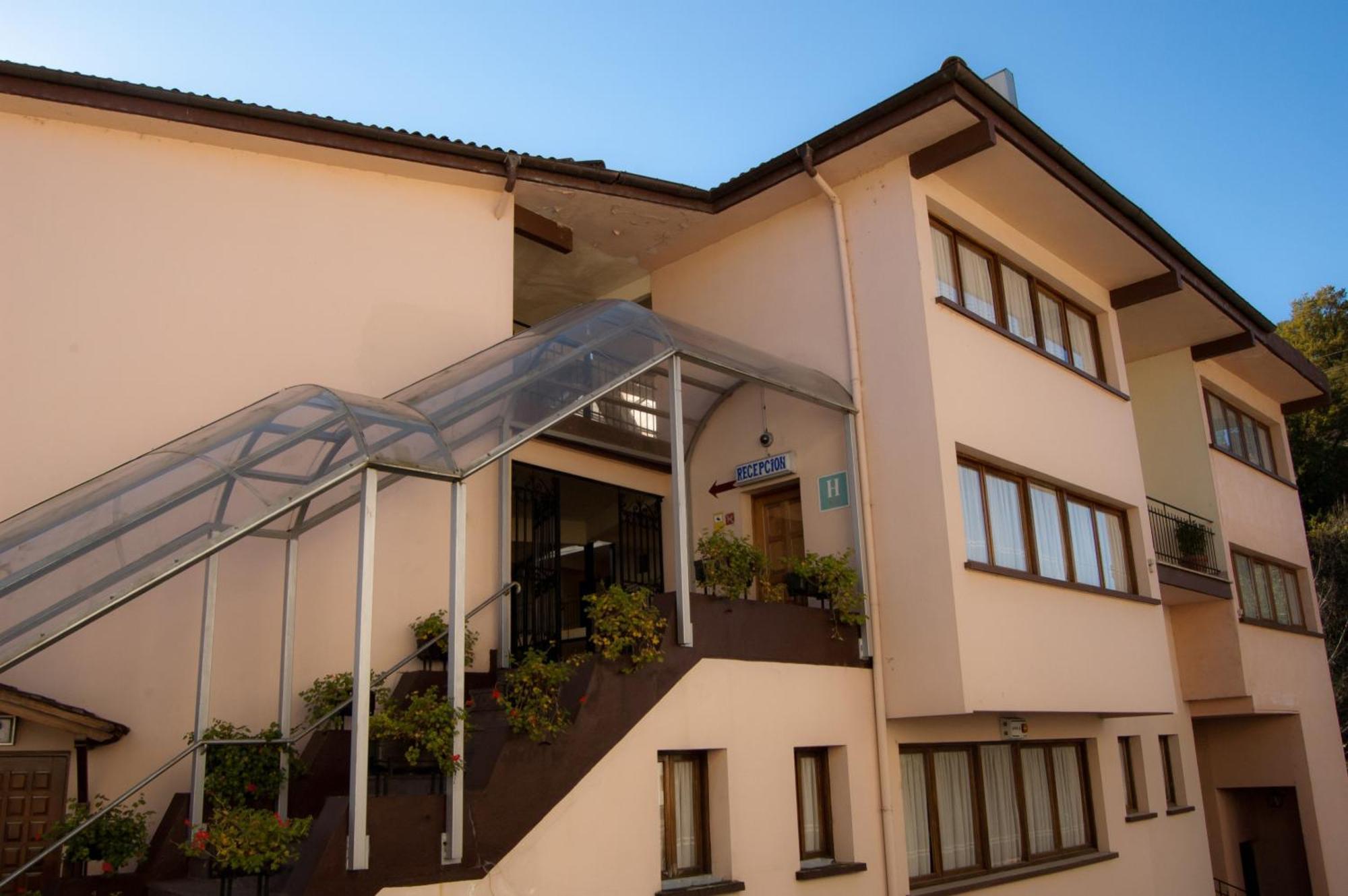 Hotel Urgain Oronoz-Mugaire Exterior photo