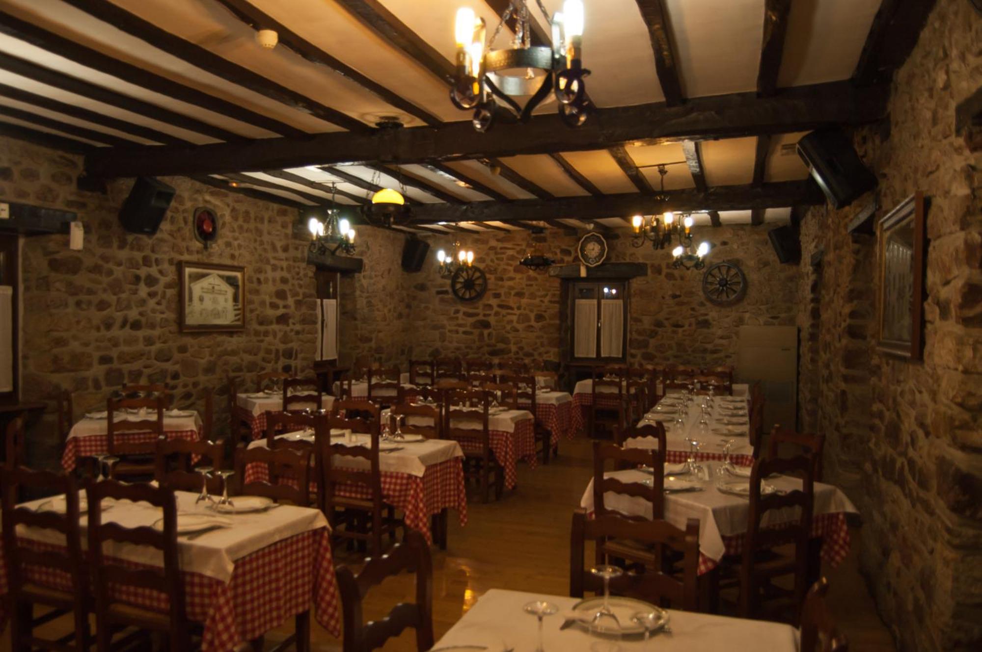 Hotel Urgain Oronoz-Mugaire Exterior photo